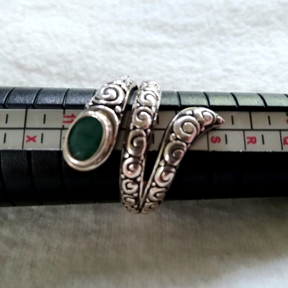 artisan sterling silver serpent ring with 1ct emerald - Picture 2 of 6